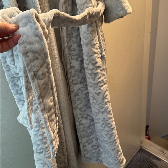 Charter Club Robe. - Picture 6 of 13